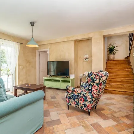 House Chiara